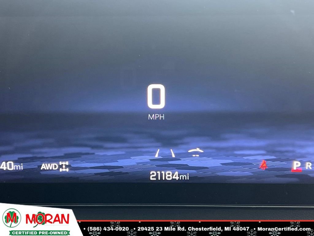 Used 2024 Chevrolet Traverse RS image 21