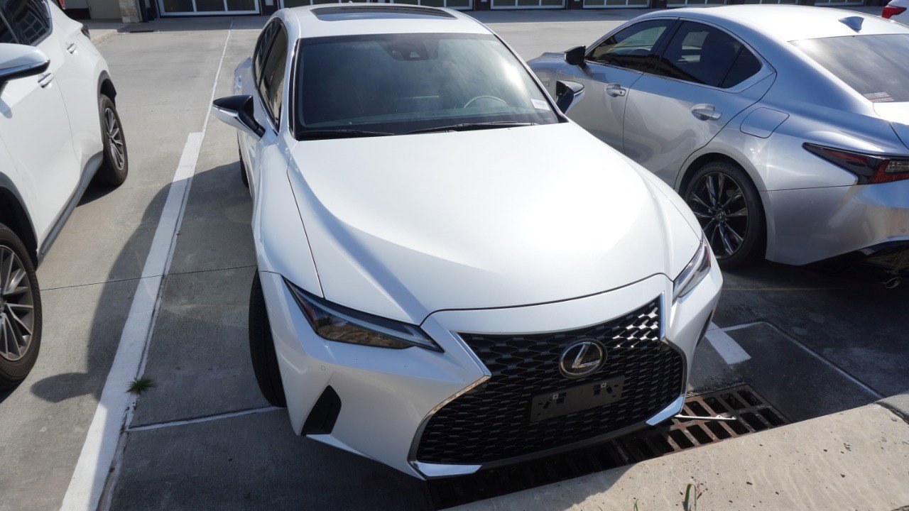 Used 2023 Lexus IS 300 w/ Comfort Package RWD image 3