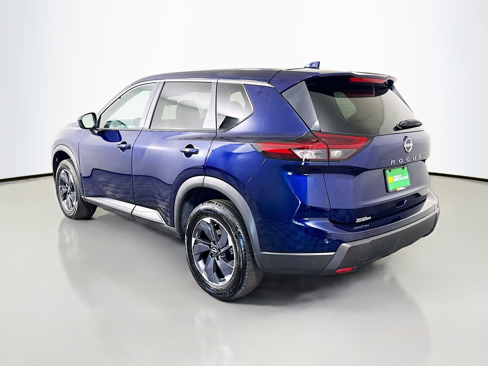 Used 2025 Nissan Rogue SV image 7
