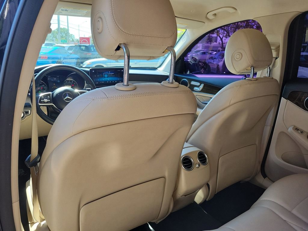 Used 2020 Mercedes-Benz GLC 300 4MATIC image 17