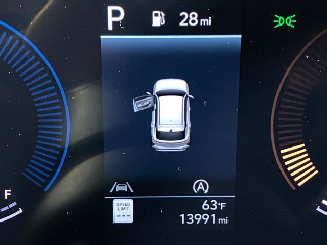 Used 2024 Hyundai Kona SE image 17