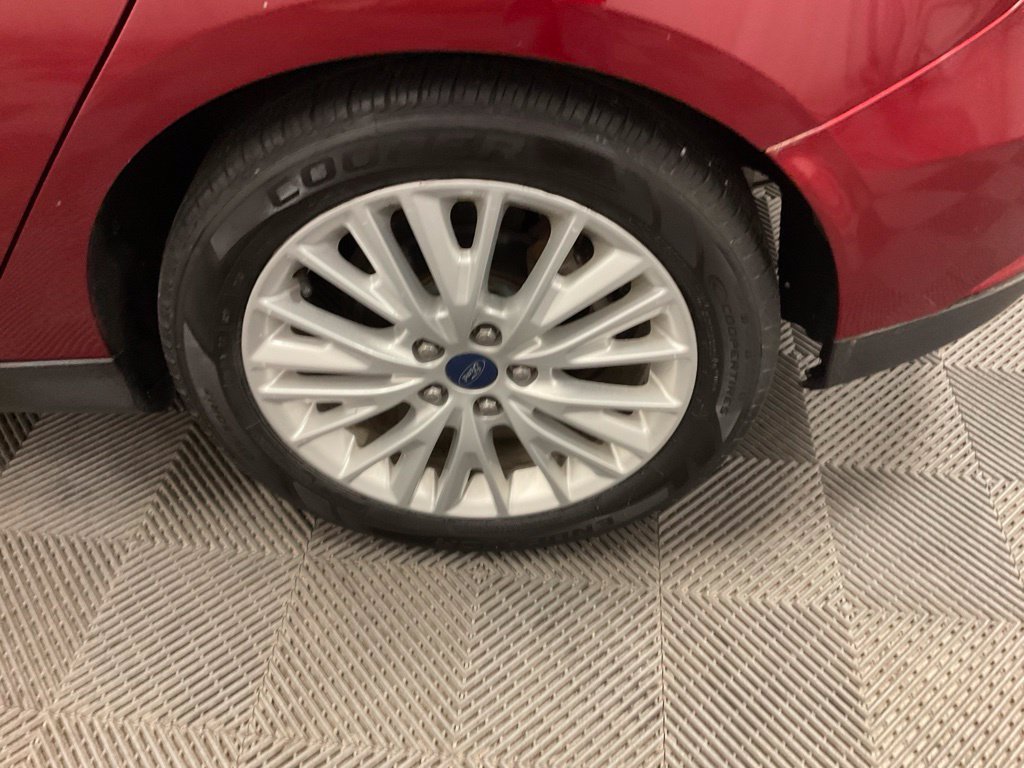 Used 2015 Ford Focus Titanium FWD image 7