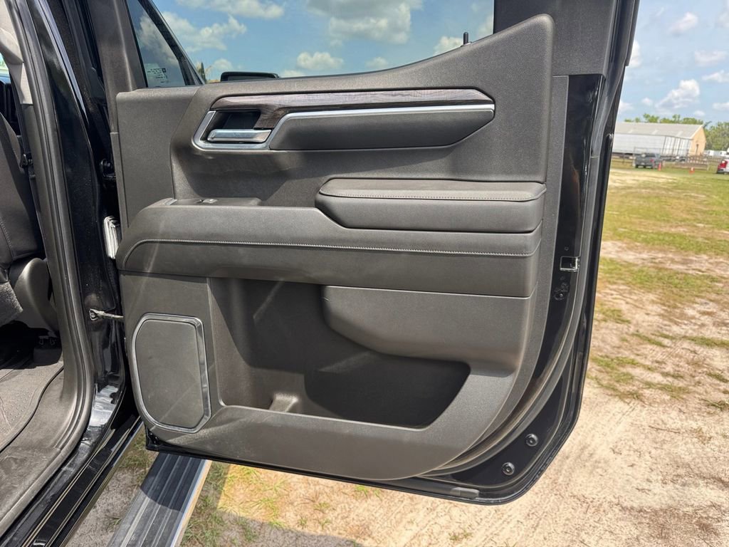 Used 2022 Chevrolet Silverado 1500 LTZ w/ LTZ Premium Package AWD/4WD image 26