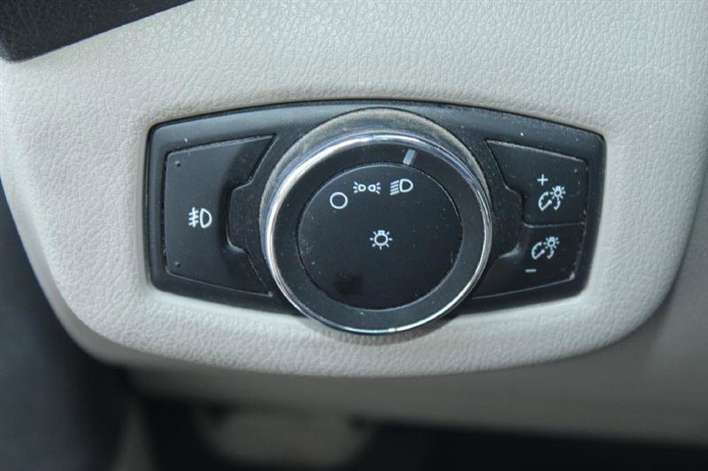 Used 2015 Ford Transit Connect XLT image 22