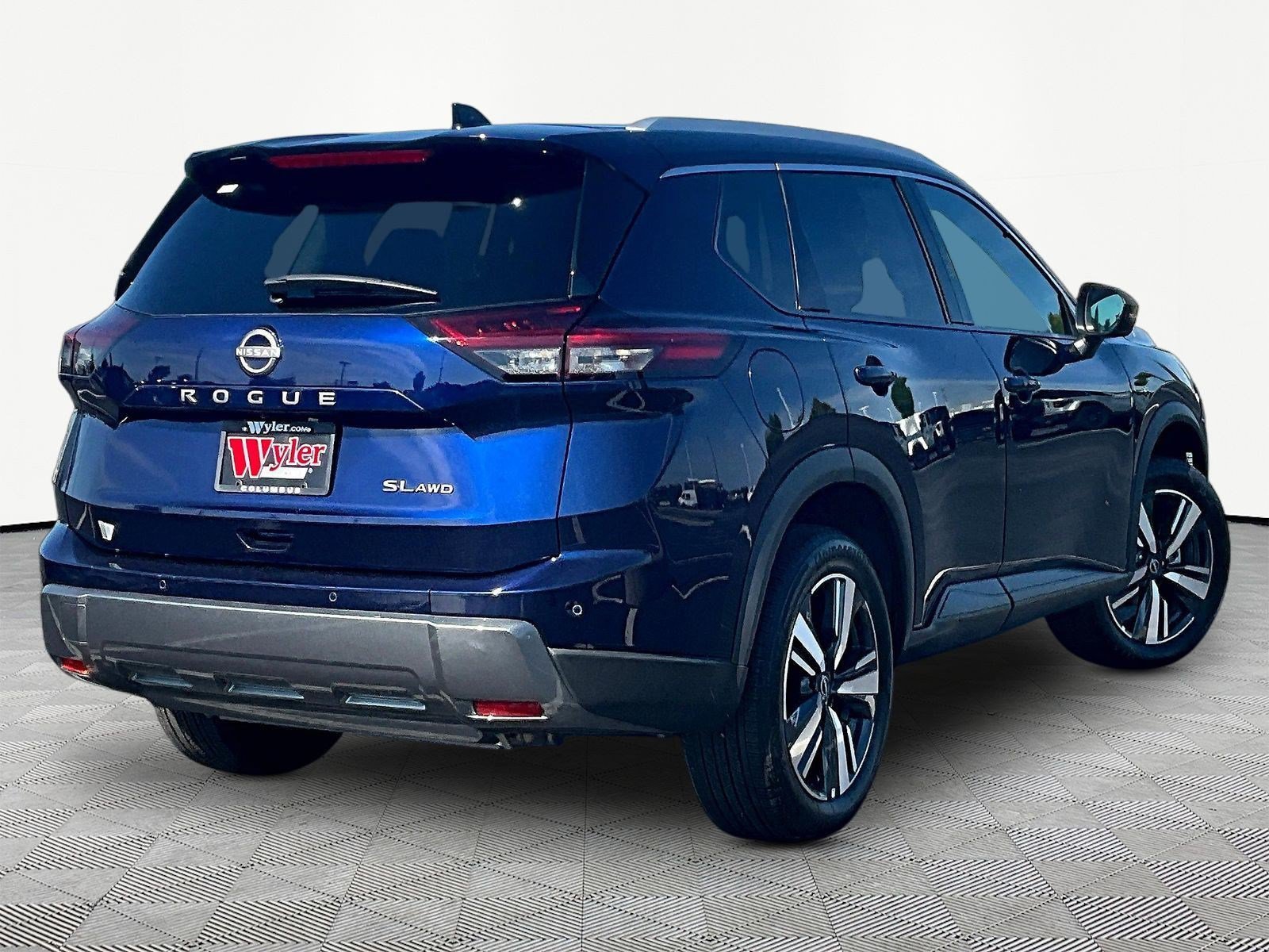 Used 2026 Nissan Rogue SL AWD/4WD image 6