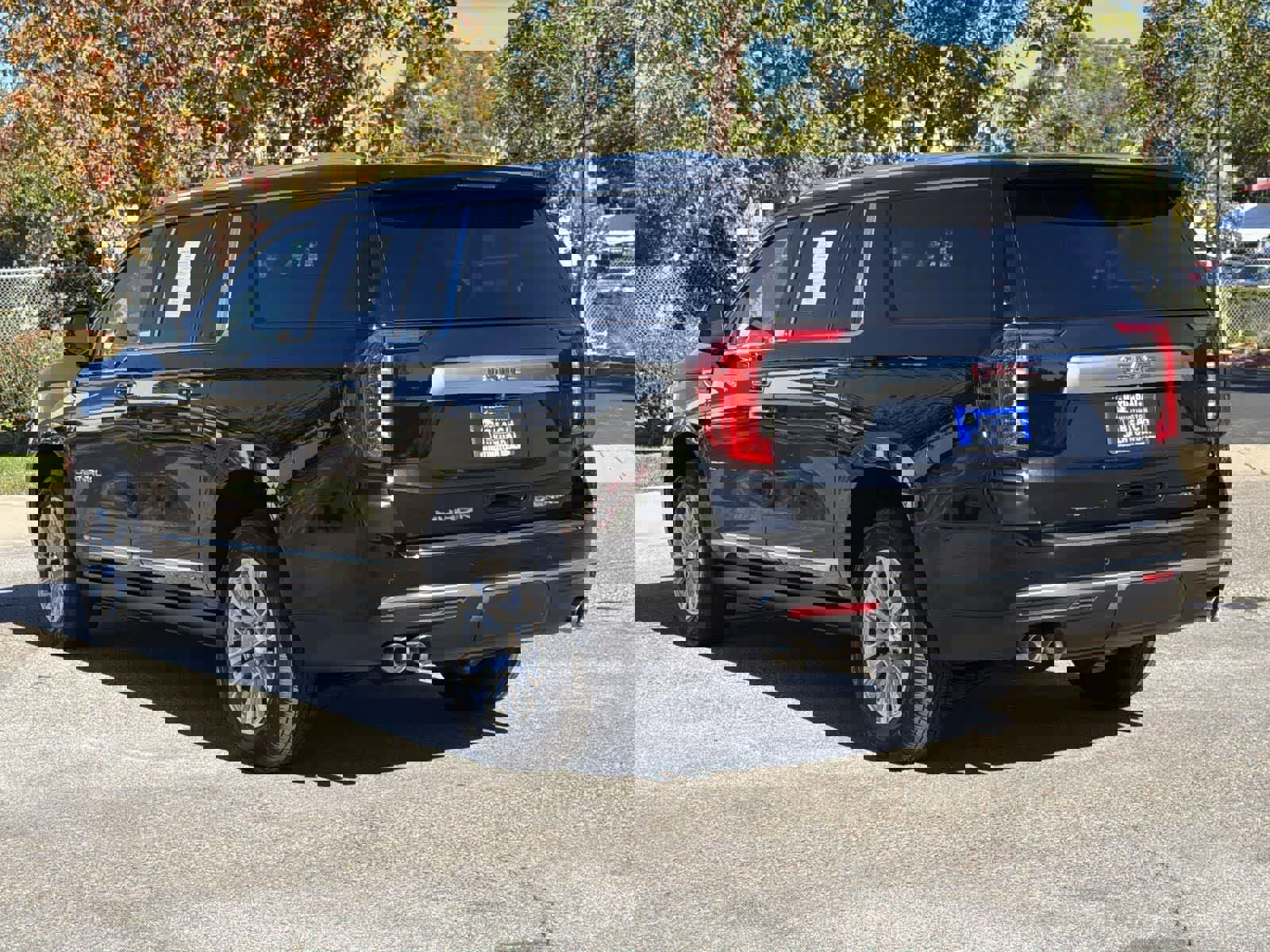 Used 2023 GMC Yukon XL Denali image 6