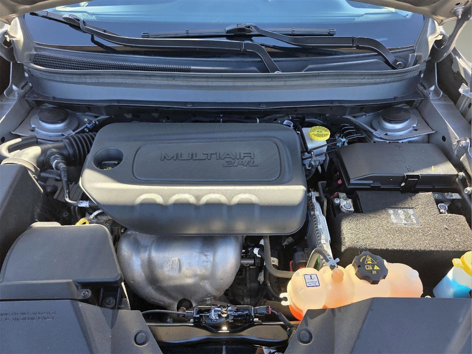 Used 2020 Jeep Cherokee Latitude w/ Cold Weather Group image 35