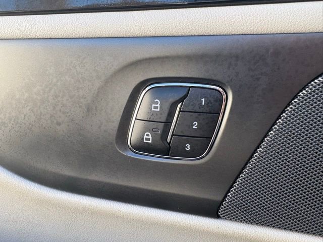 Used 2024 Lincoln Nautilus Reserve image 27