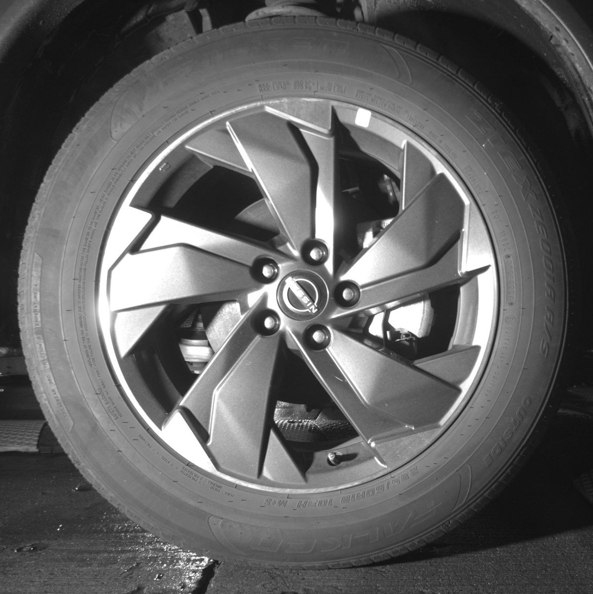 Used 2025 Nissan Rogue SV image 13
