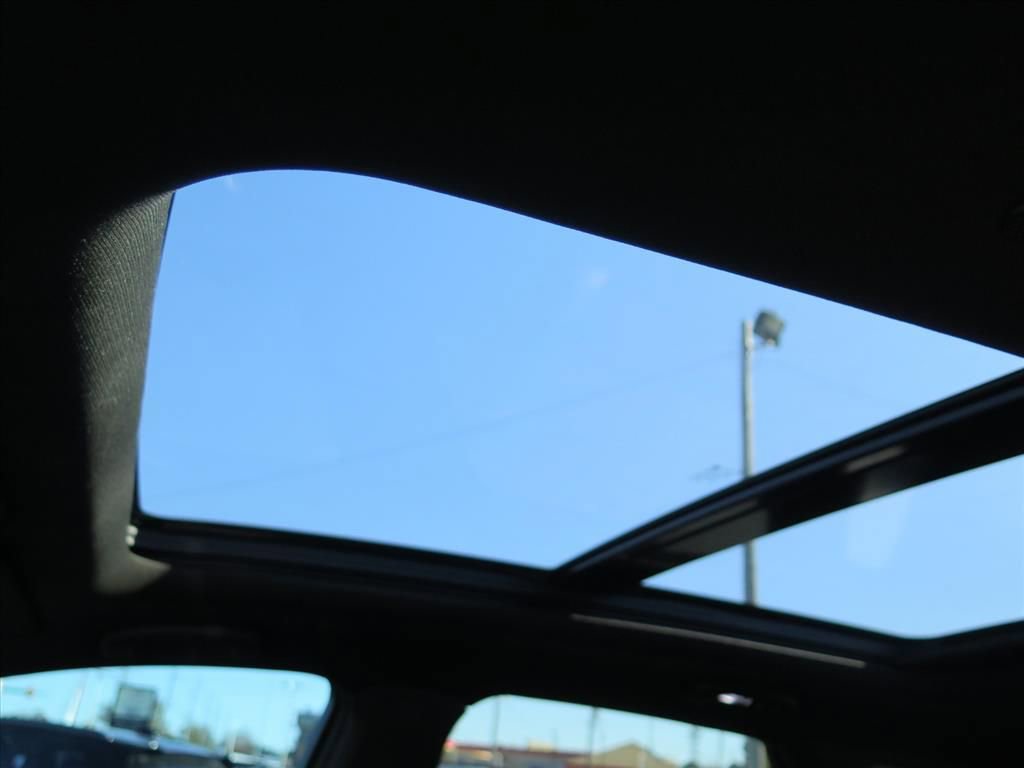 Used 2023 Cadillac XT5 Sportv w/ Technology Package image 12