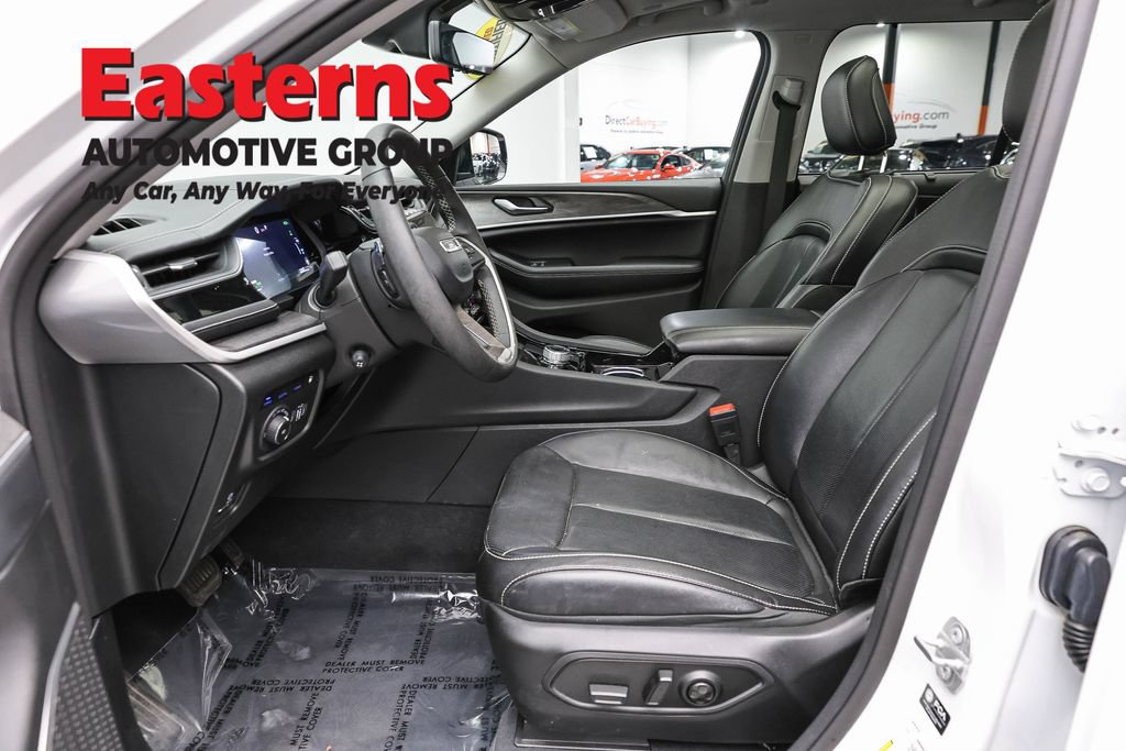 Used 2022 Jeep Grand Cherokee Limited 4xe w/ Luxury Tech Group II AWD/4WD image 14