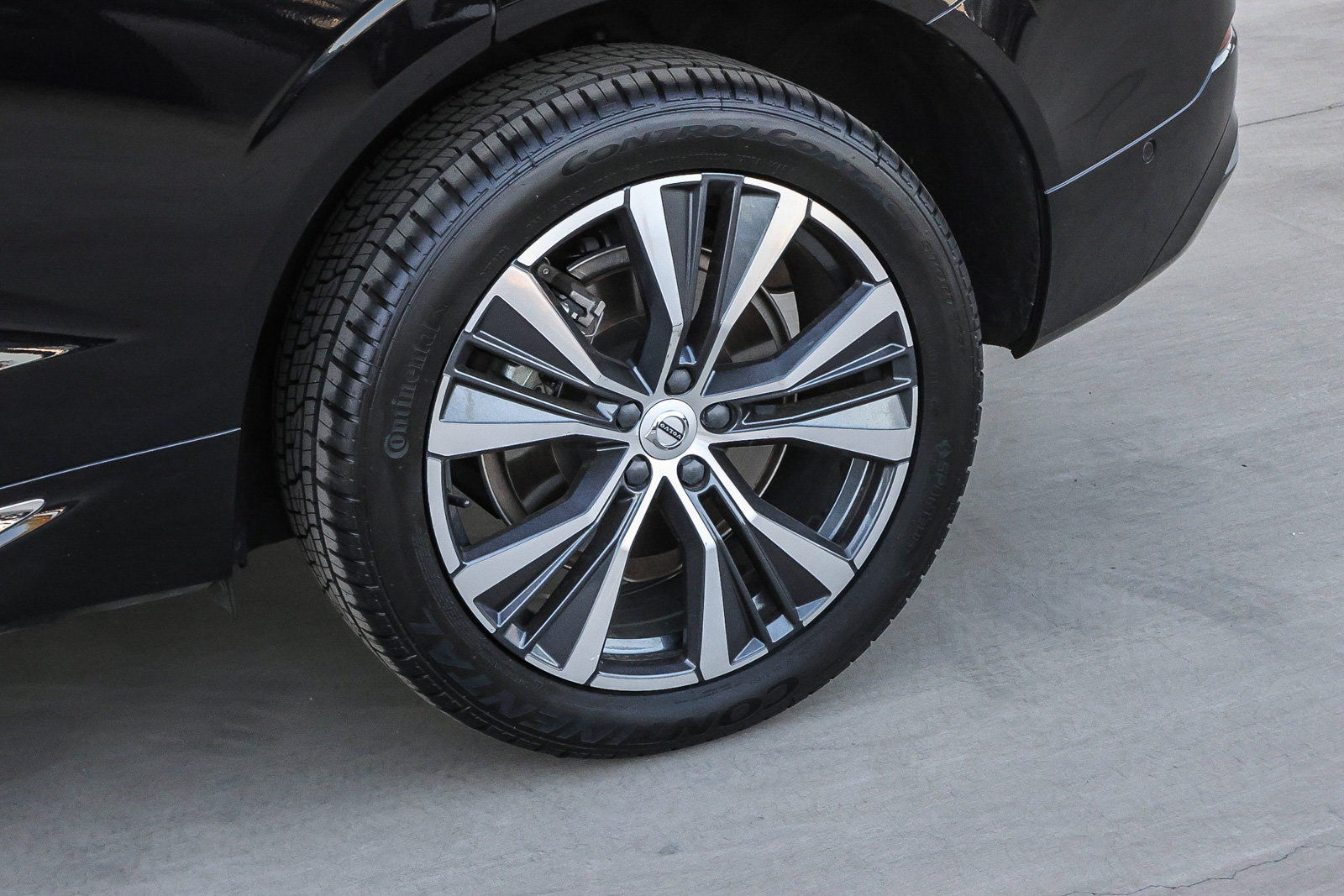 Used 2022 Volvo XC60 T8 Inscription Expression w/ Advanced Package AWD/4WD image 9
