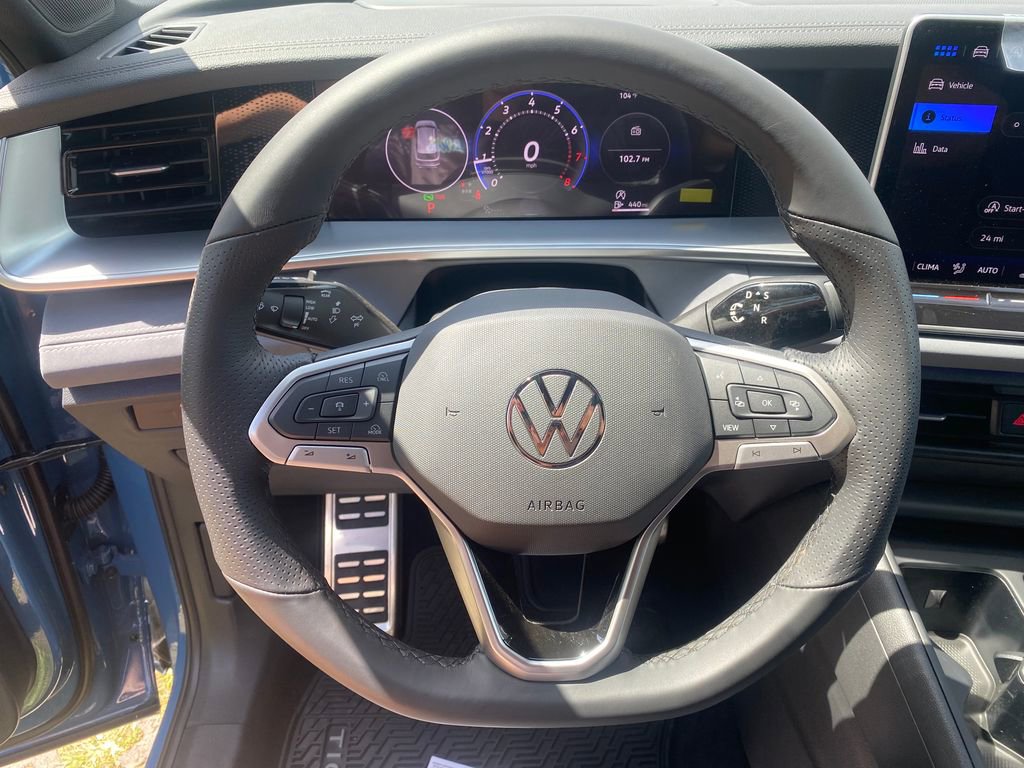 New 2026 Volkswagen Tiguan SE R-Line FWD image 31