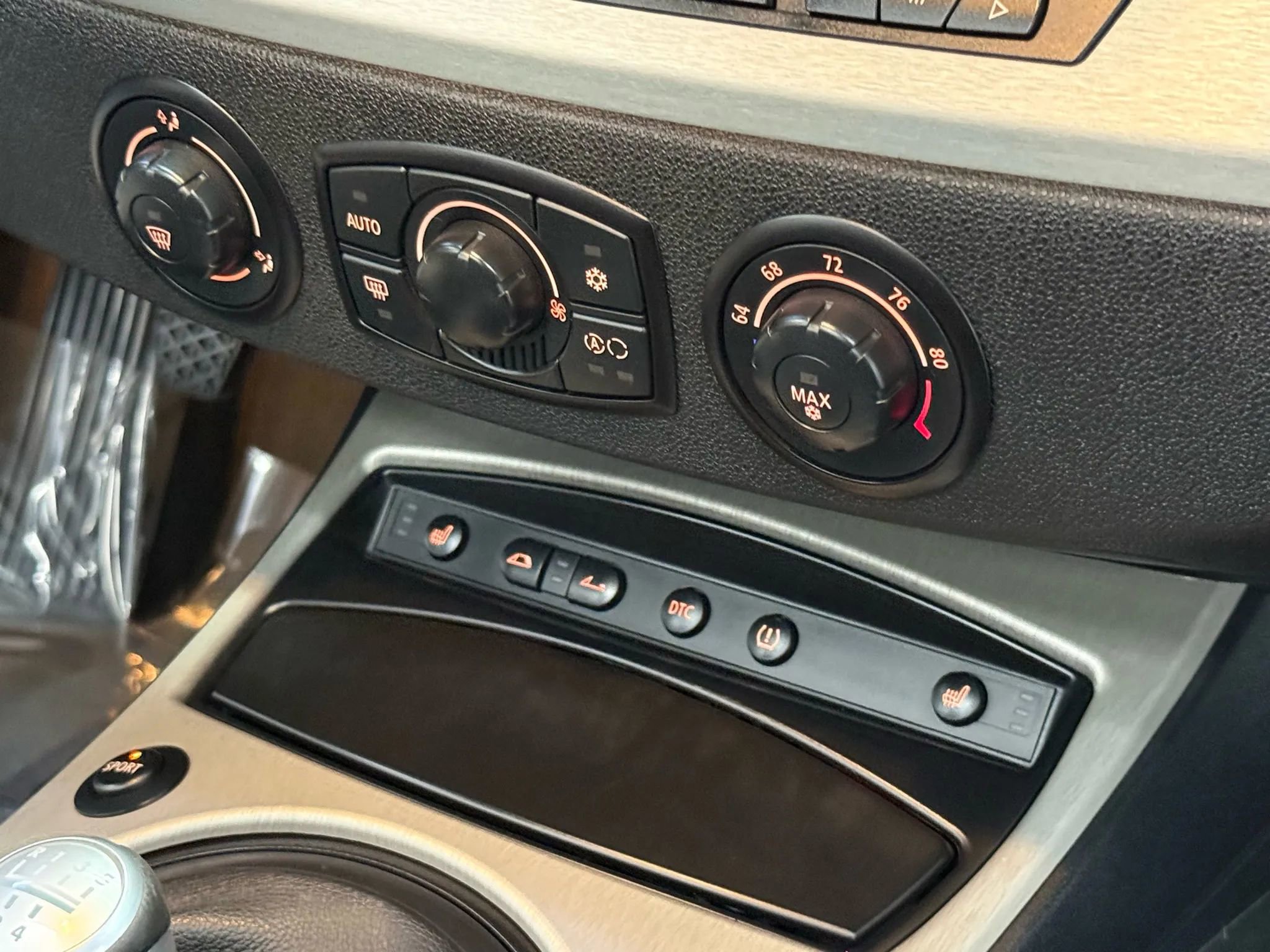 Used 2005 BMW Z4 2.5i image 18