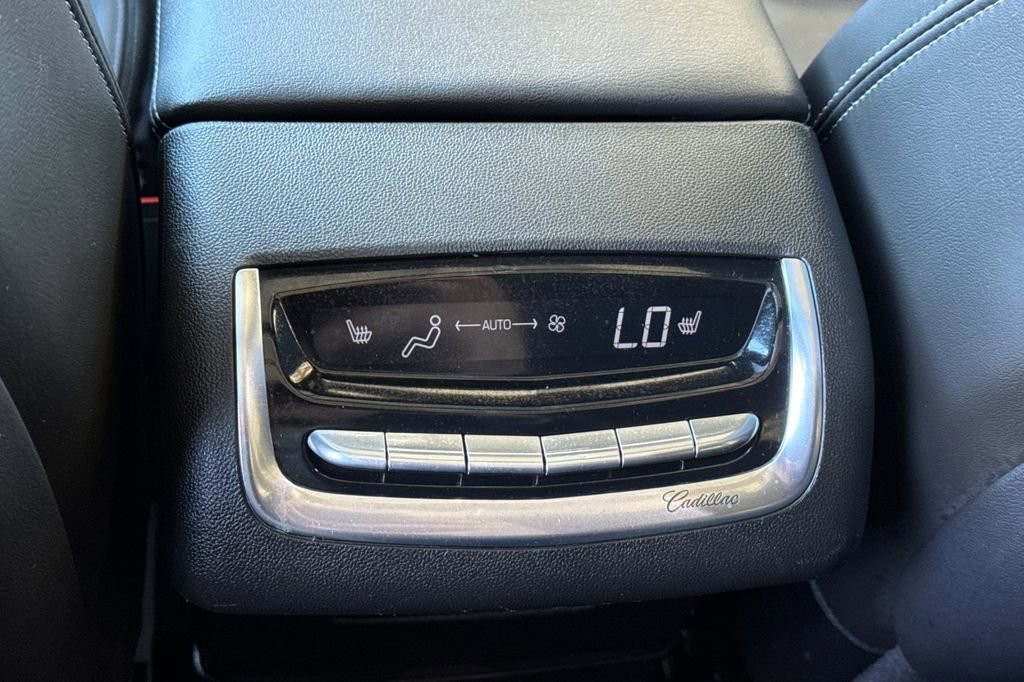 Used 2025 Cadillac XT6 Premium Luxury image 20