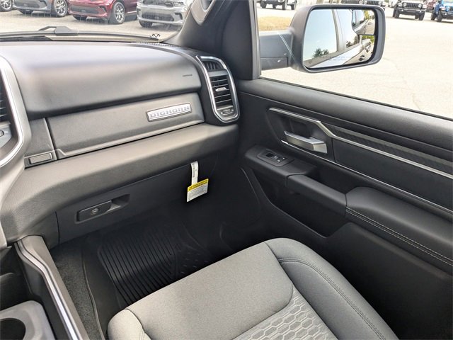 New 2026 RAM 1500 4x4 Crew Cab image 17