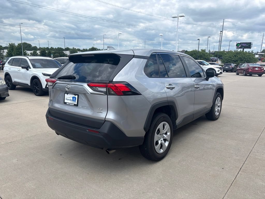 Used 2022 Toyota RAV4 LE w/ Carpet Mat Package (TMS) AWD/4WD image 5