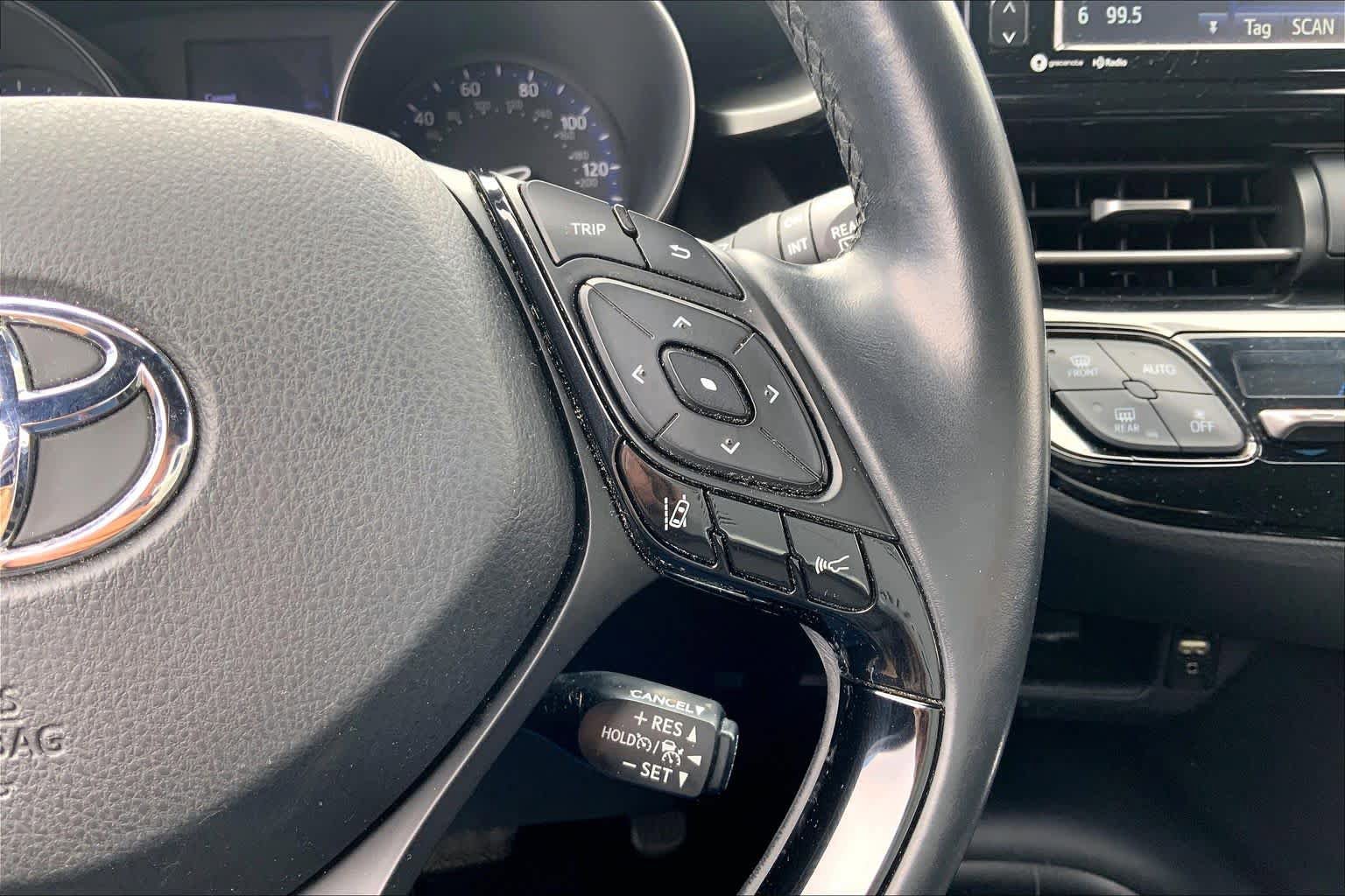 Used 2018 Toyota C-HR XLE FWD image 25