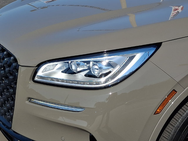 Certified 2025 Lincoln Corsair Reserve w/ Equipment Group 202A AWD/4WD image 9