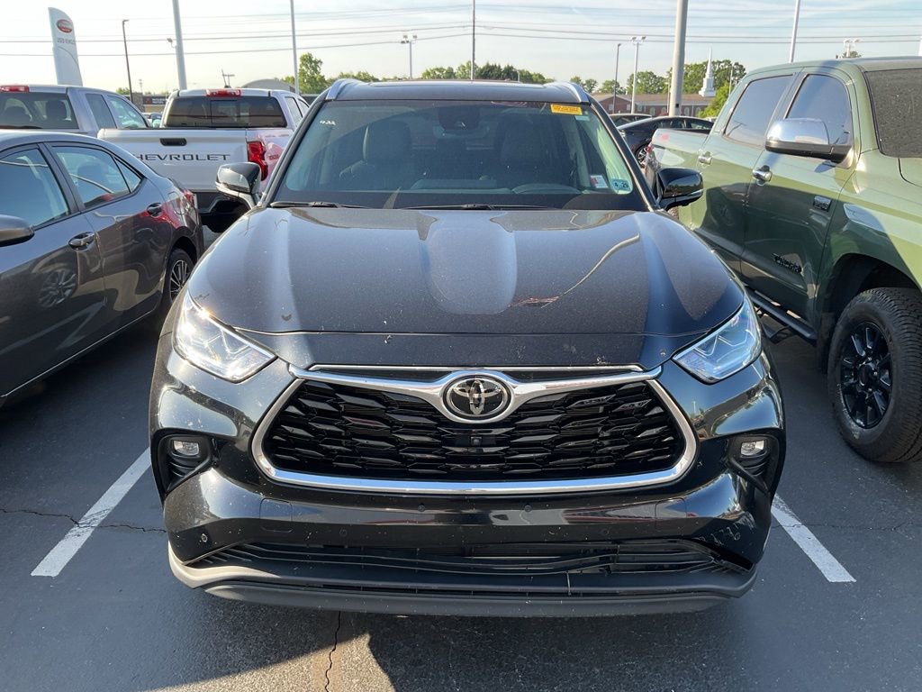Used 2024 Toyota Highlander Limited AWD/4WD image 14