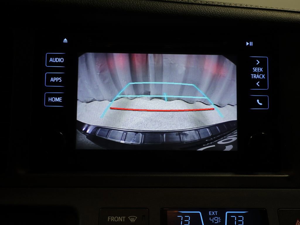 Used 2017 Toyota Sienna XLE image 28