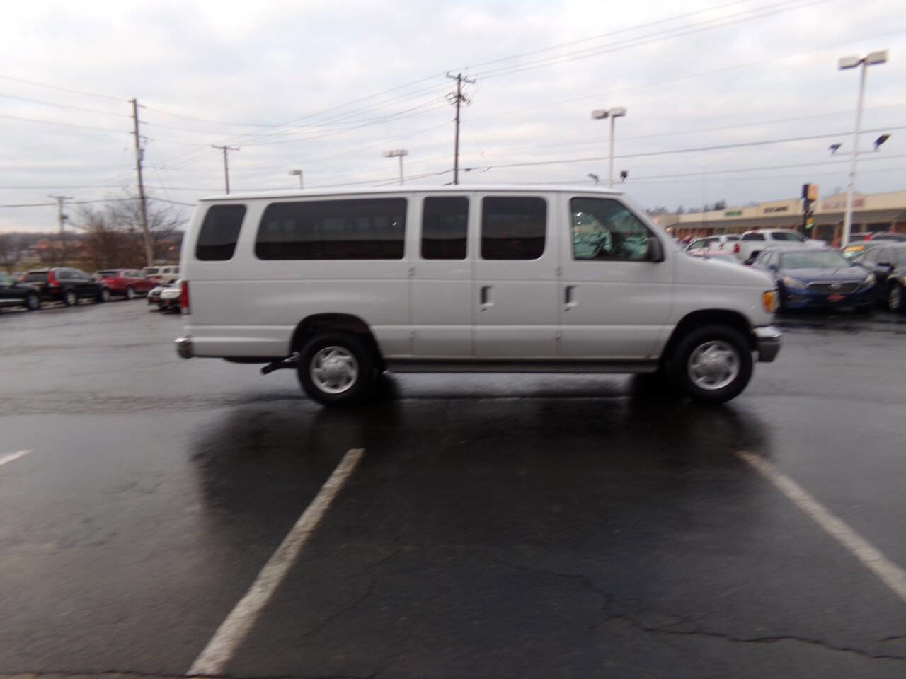 Used 2001 Ford E-350 and Econoline 350 XL image 5
