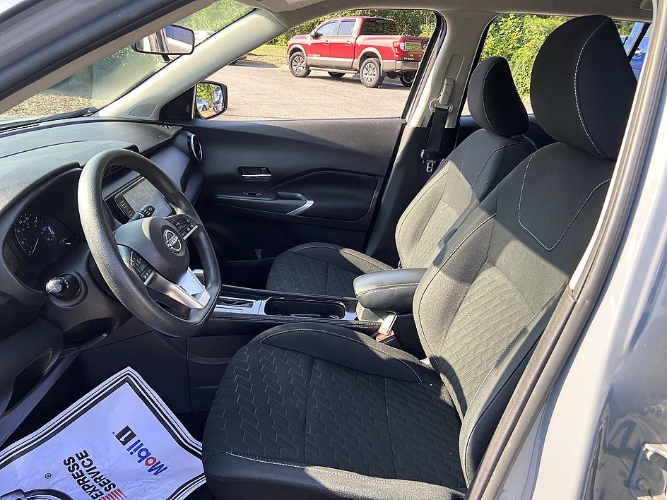 Certified 2022 Nissan Kicks SV FWD image 11