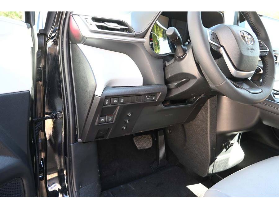 New 2025 Toyota Sienna XLE w/ XLE Plus Package AWD/4WD image 27