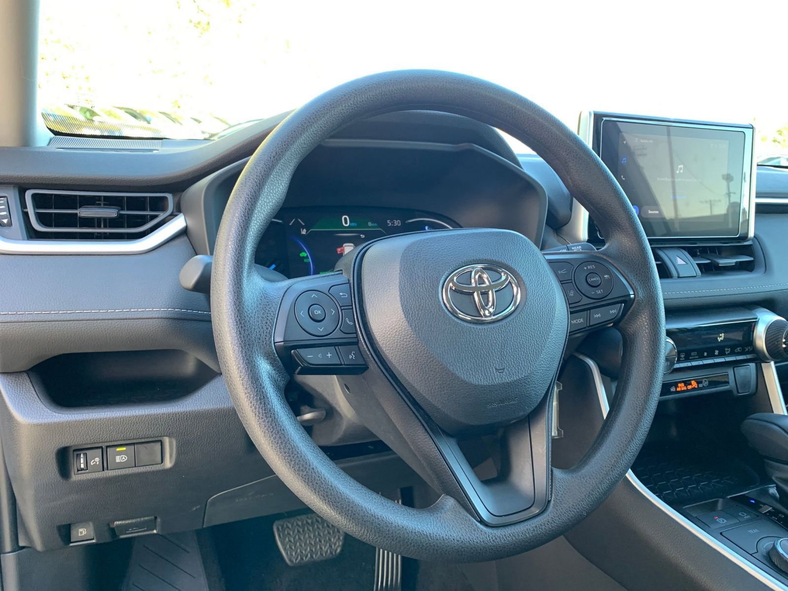 Used 2025 Toyota RAV4 LE image 33