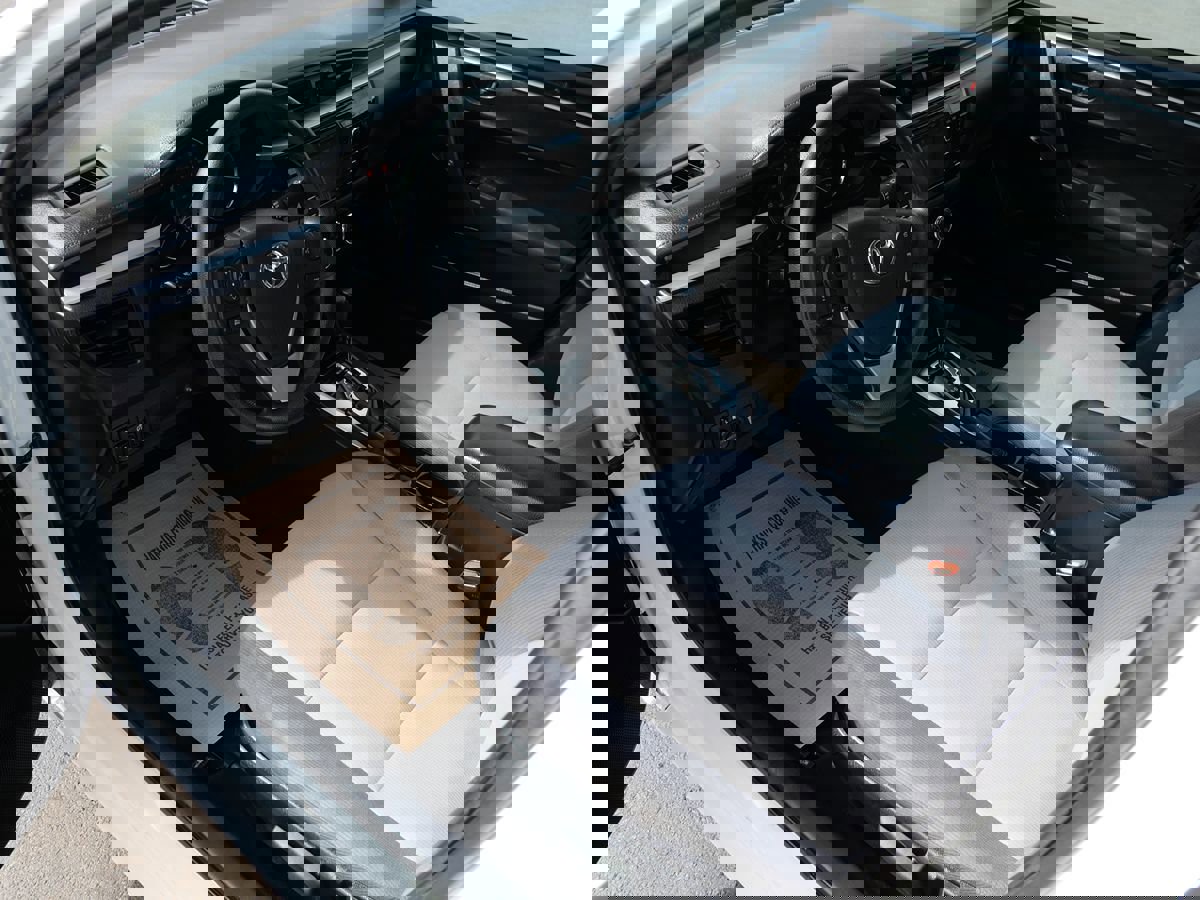 Used 2016 Toyota Corolla L image 9