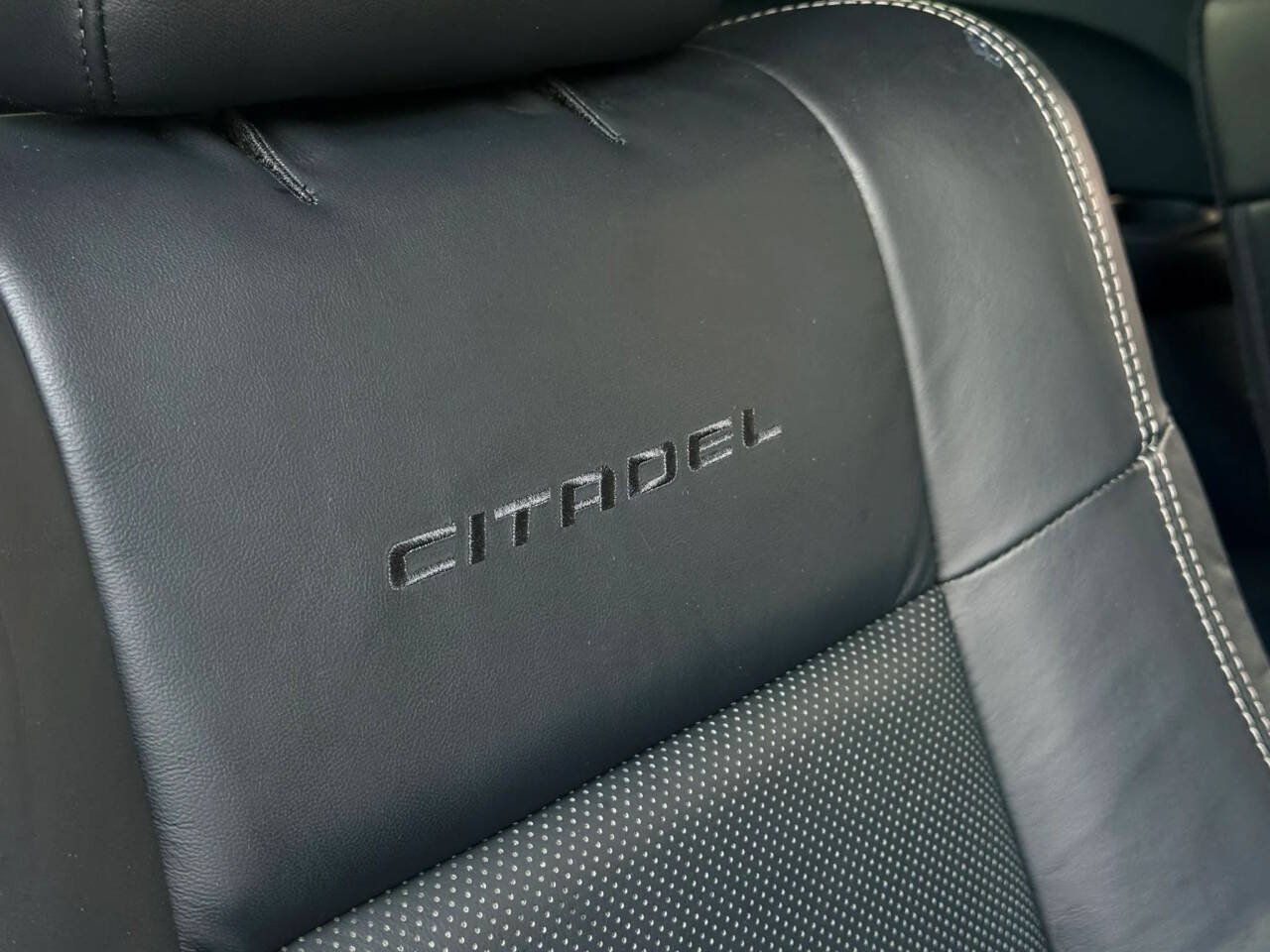 Used 2016 Dodge Durango Citadel w/ Premium Entertainment Group AWD/4WD image 31