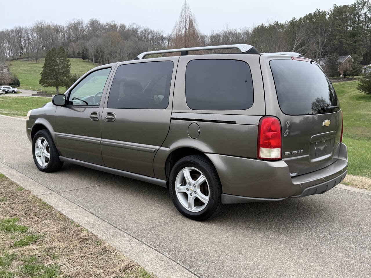 Used 2005 Chevrolet Uplander LT w/ Premium Seating Package FWD image 3