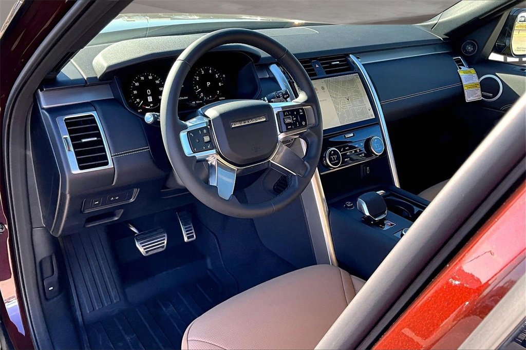 New 2026 Land Rover Discovery Limited Edition image 6