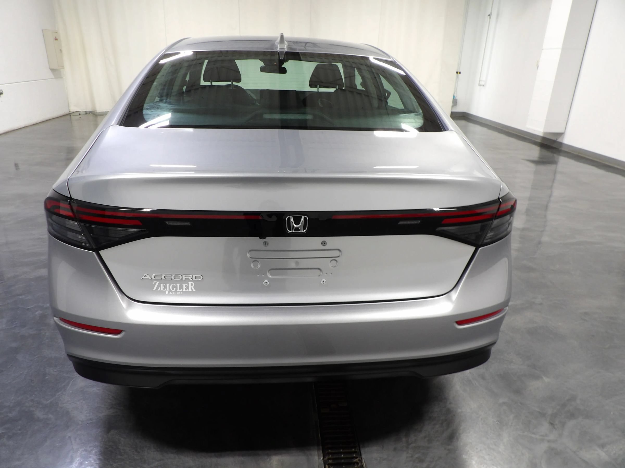 Used 2025 Honda Accord LX image 5