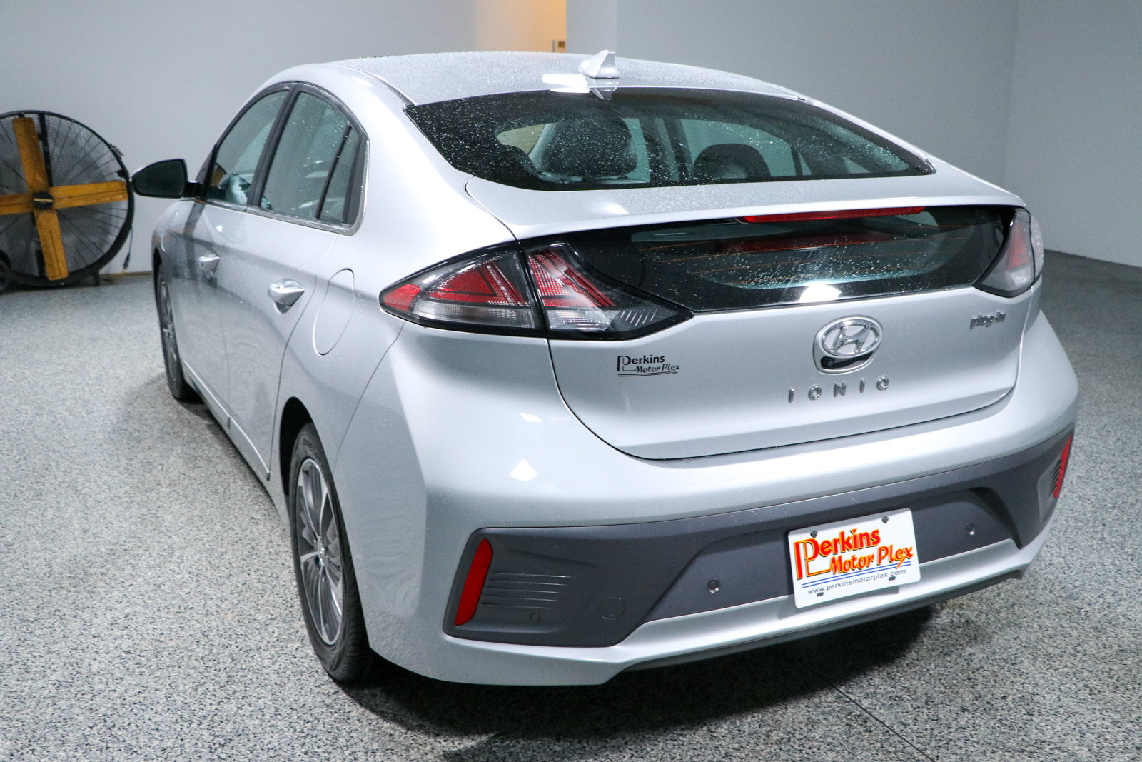 Used 2022 Hyundai Ioniq Limited FWD image 9