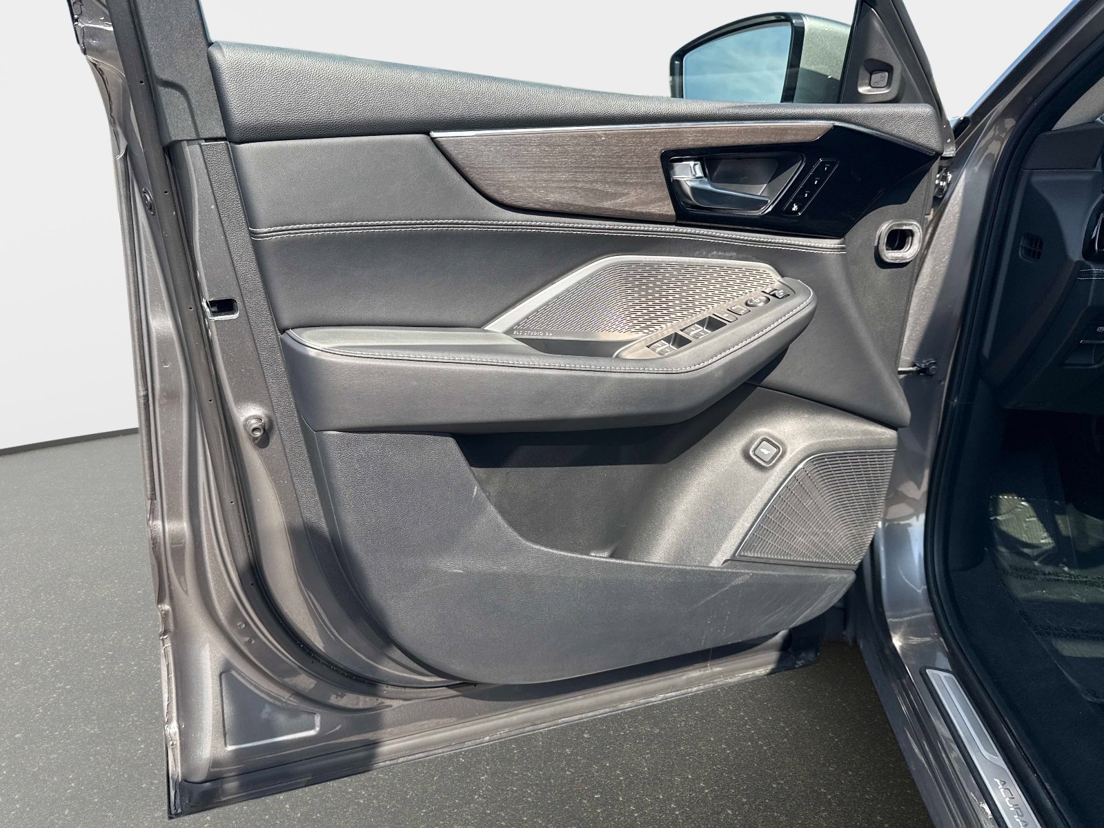 Certified 2024 Acura MDX SH-AWD w/ Advance Package image 17
