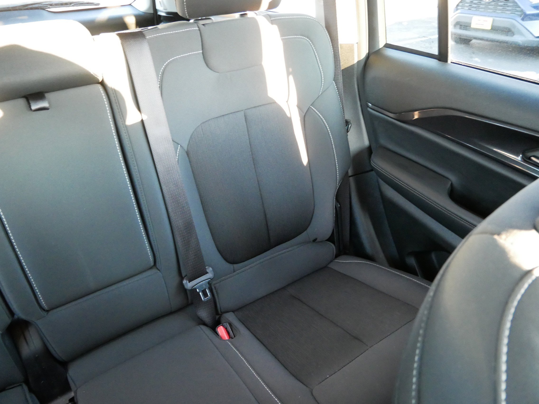 Used 2023 Jeep Grand Cherokee Laredo w/ Luxury Tech Group I image 14