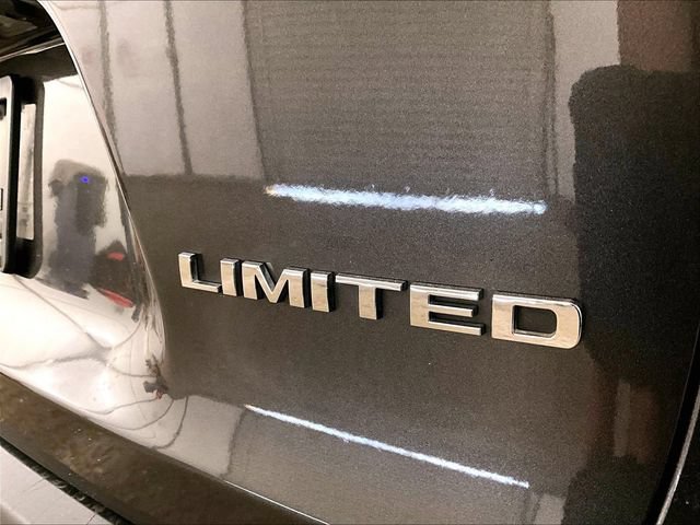 Used 2019 Jeep Cherokee Limited w/ Technology Group AWD/4WD image 14