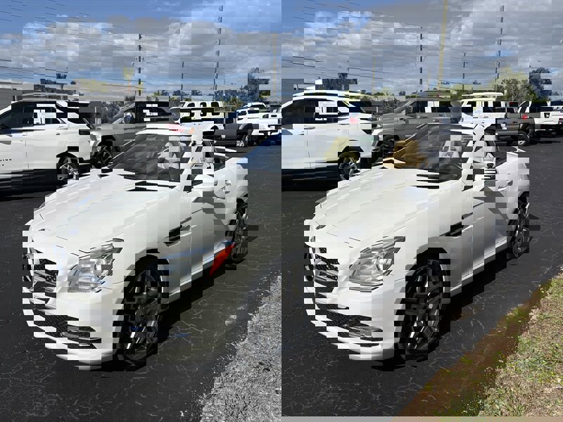 Used 2015 Mercedes-Benz SLK 250 w/ Premium Package image 14