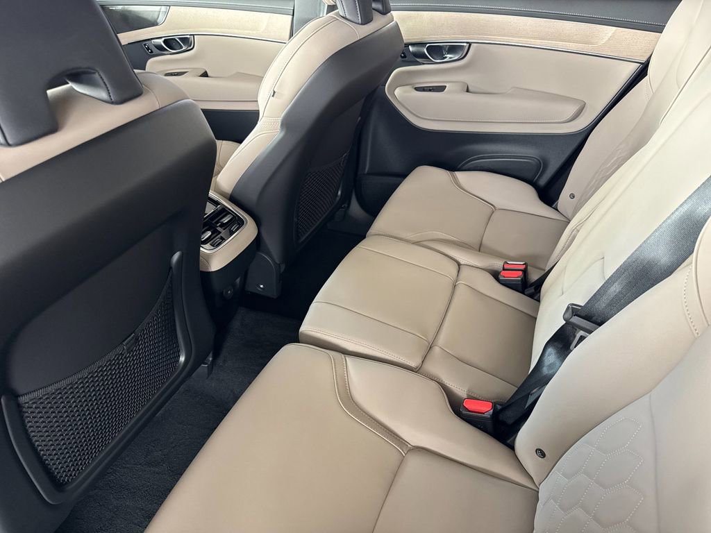 New 2026 Volvo XC90 B6 Plus image 11
