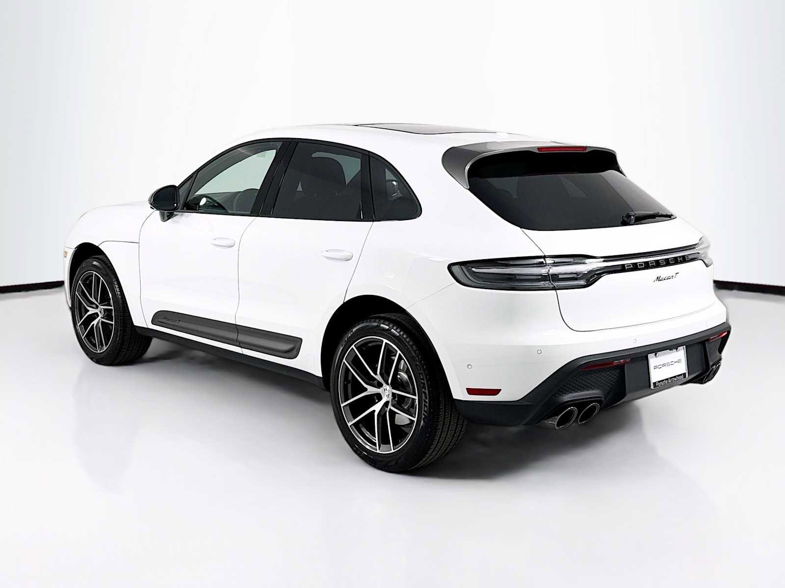 Certified 2025 Porsche Macan T image 3