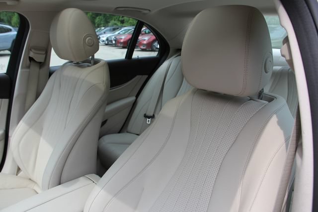 Used 2017 Mercedes-Benz E 300 4MATIC image 19
