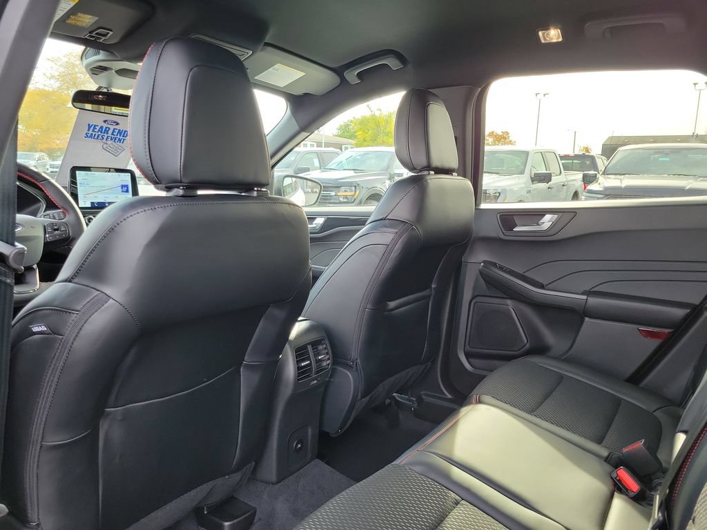 New 2026 Ford Escape ST-Line w/ Cold Weather Package AWD/4WD image 15