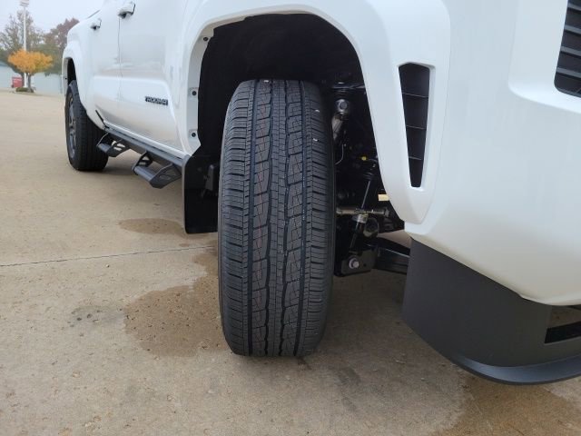 Used 2025 Toyota Tacoma TRD Sport w/ TRD Sport Premium Package image 18