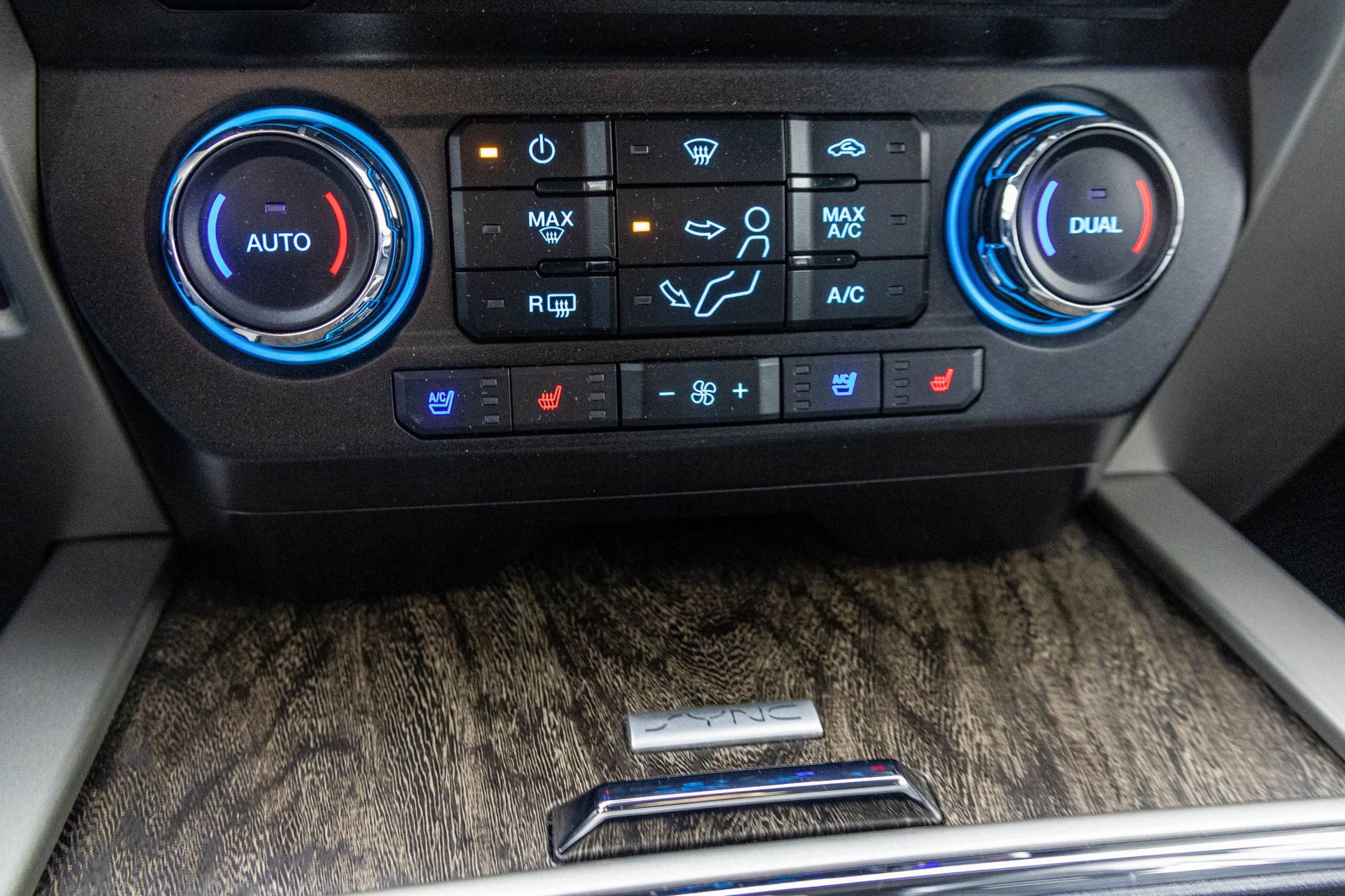 Used 2018 Ford F250 Lariat w/ Chrome Package image 27