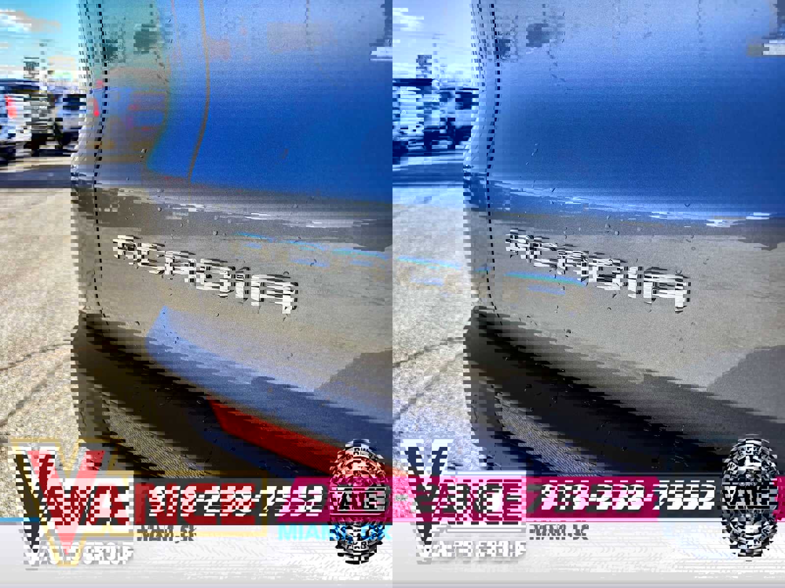 New 2026 GMC Acadia AT4 w/ Luxury Package image 10