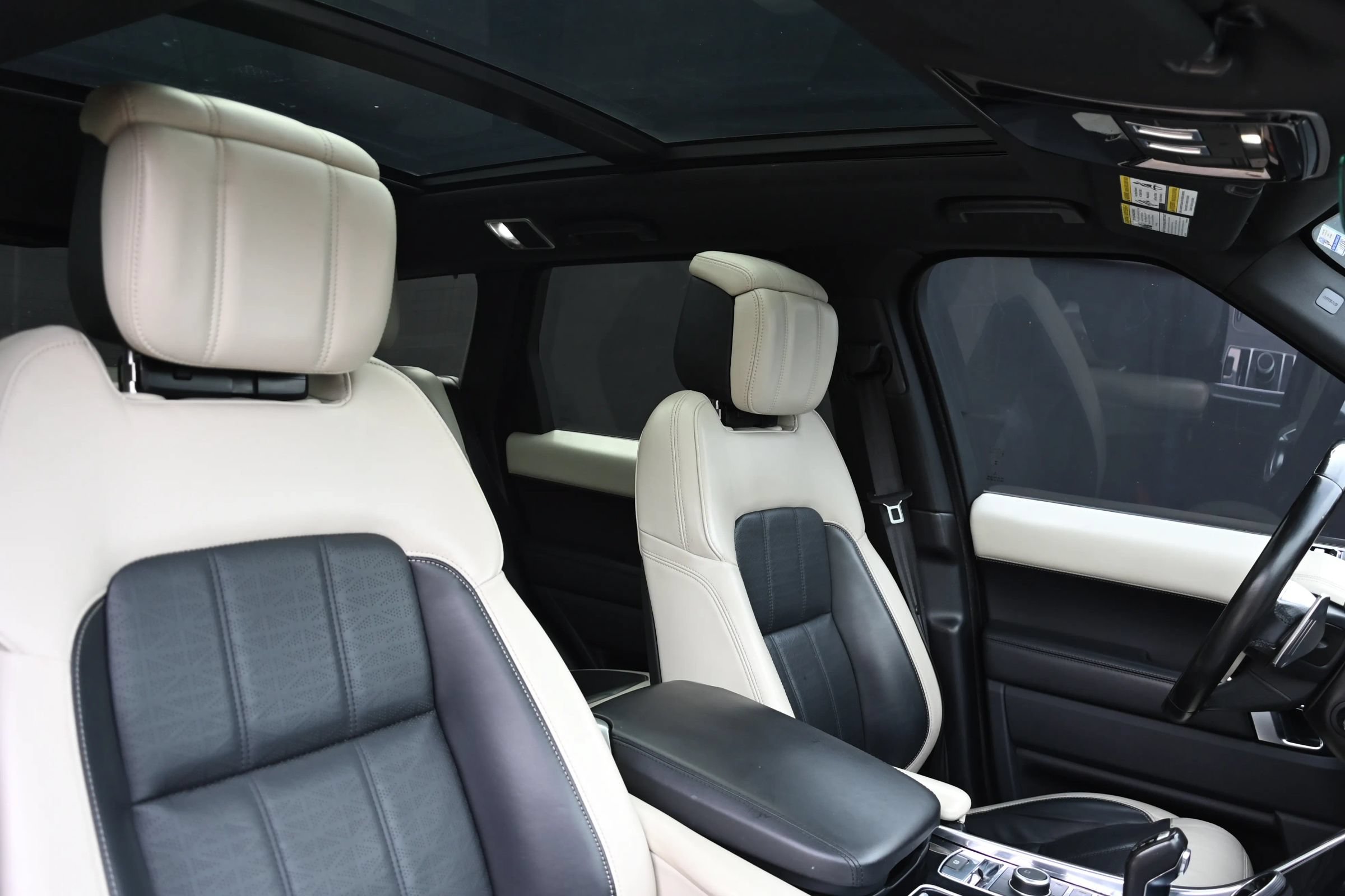 Used 2019 Land Rover Range Rover Sport HSE Dynamic AWD/4WD image 16