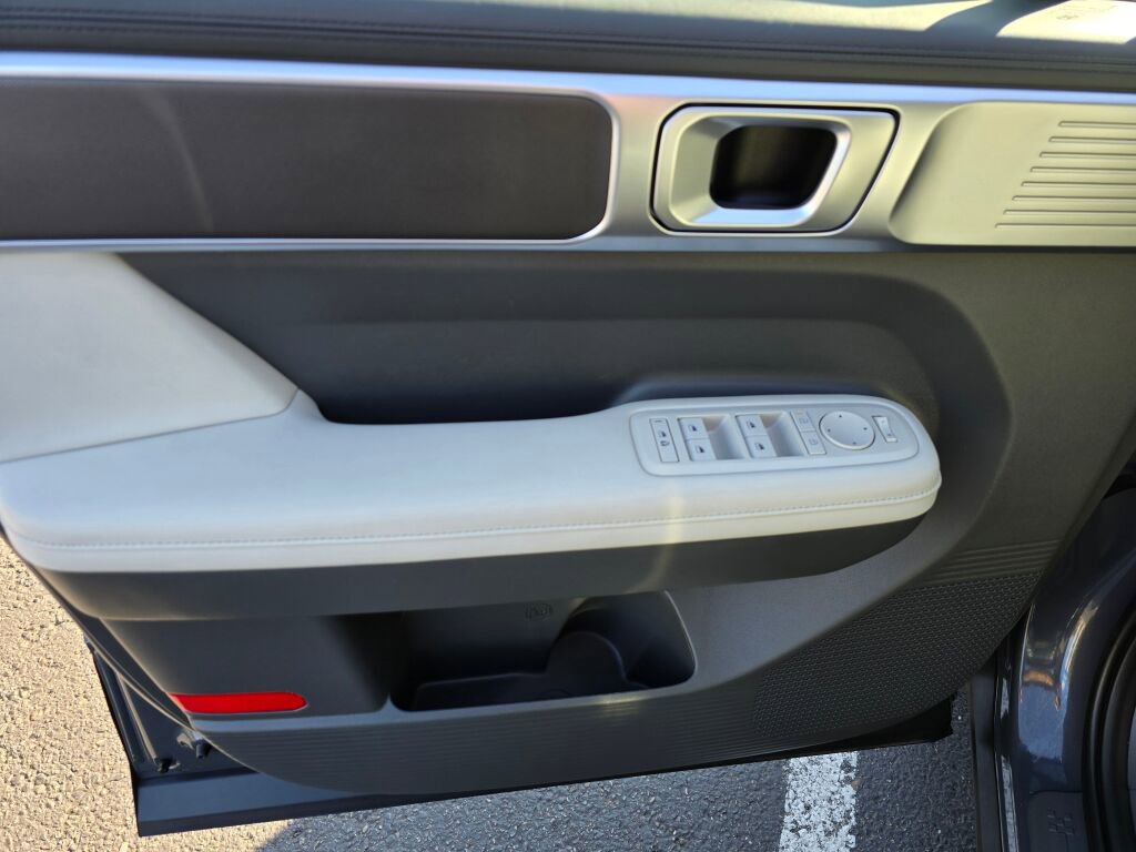 Used 2025 Hyundai Santa Fe SEL image 17