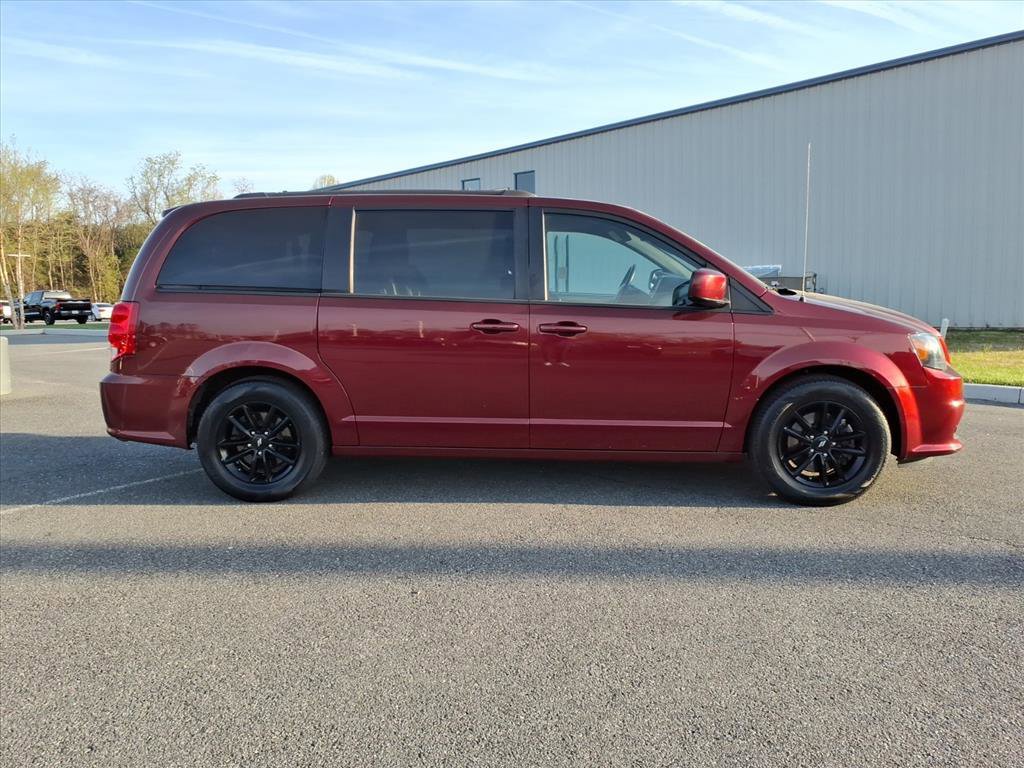 Used 2019 Dodge Grand Caravan GT image 3