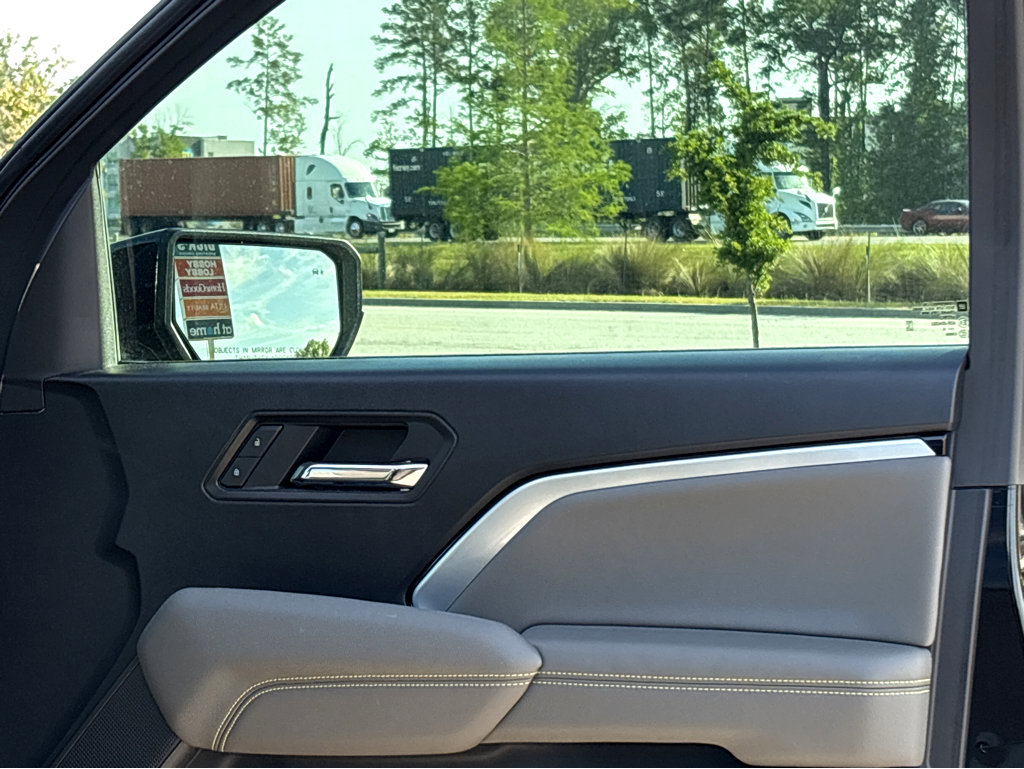 Used 2024 Chevrolet Colorado ZR2 w/ Technology Package image 16